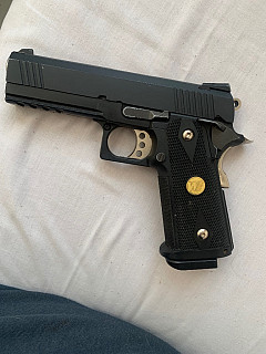 Colt 1911 plyn
