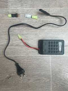 Inteligentní nabíječ NiMH baterií MH-8S