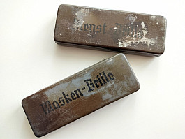 2 krabičky na brýle Wehrmacht Dienst+Masken Brille