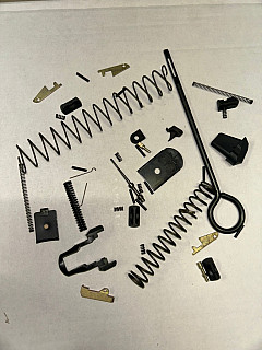 VELKÁ Sada dílů pistole vz82 vz.82 ČSLA AČR 9mm makarov CZ83 CZ 83