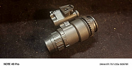 Imitace nvg na helmu 