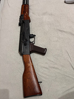 E&L AKM