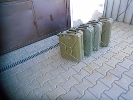 Vojenský kanystr 20 l