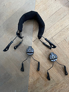 Earmour 32- příslušenství náhlavník / na helmu