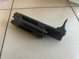 P: nosič závěru na SVD Dragunov SVD63