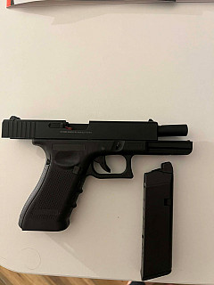 RAVEN EU17 GBB - černá , 5 dní nová zbraň (top stav, záruka do 20.3.2028)