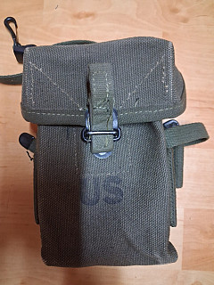 Original US M56 sumka