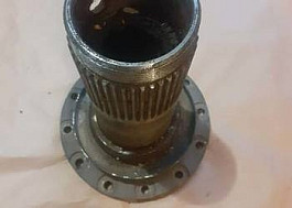 Čep kloubu řízení přední nápravy BRDM-2.