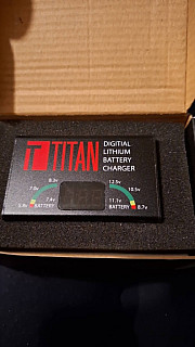  Inteligentní nabíječka TITAN, L-Ion, Li-Po baterií 