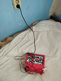 funkční autonabíječka