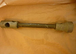 Napínací klíč pro pásy T-72 D45.28.766z-1