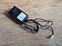 VB-Power nabíječka Ni-MH baterií s LED indikátorem