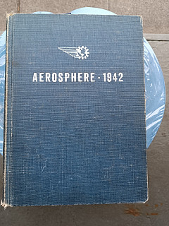 Aerosphere 1942 – Unikátní válečná letecká encyklopedie (1100+ stran)