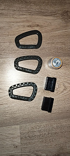 Karabiny, mazání na plynové masky + stabilizační padák od světlice