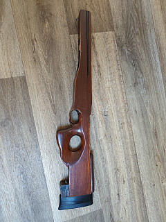 Dřevěná pažba l96