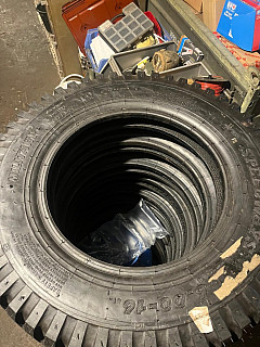 Prodám pneumatiky speedways jeep wiĺys