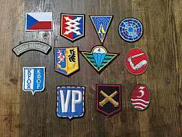 Vojenské nášivky a odznaky AČR 