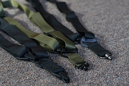 Taktické popruhy na zbraň