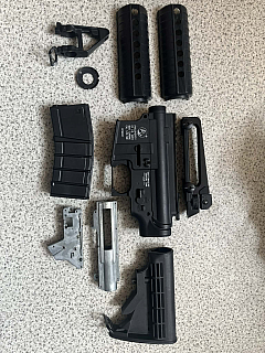 ICS tělo M4 na díly - zkompletování