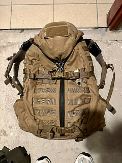 Mystery Ranch Komodo, Coy, Old gen černý zipy, BVS 