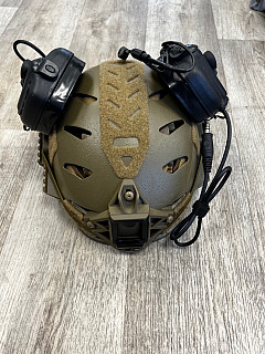 Helma, sluchátka, vysílačka