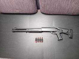 Manuální trojranka brokovnice M4