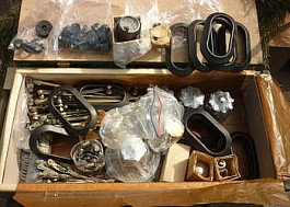 Krabice s díly BRDM