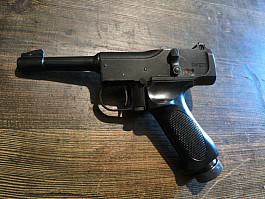 Vojenská vzduchová pistole APP 661