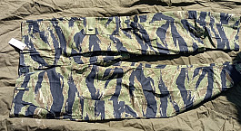 Tiger stripe kalhoty 