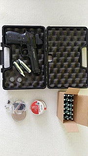 Umarex Beretta M92 FS (4,5 mm diabolky) + příslušenství