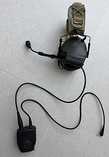 Peltor Comtac XPI + Peltor PTT 2 Pin radio