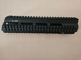 předpažbí V-AR typu Weaver