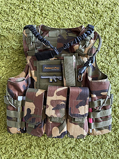 Taktická vesta - Woodland