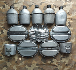 US army ww2 ešusy, láhve, hrnky, příbory 