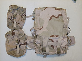 US. MOLLE II 3DESERT BATOH+ BOČNÍ KAPSE 