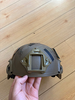 M 2000 helma se zipama