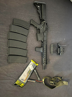 Airsoft zbraň + vybavení 