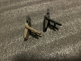 H&K G36 Prodloužený Mag Release HK243