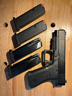 GLOCK 48