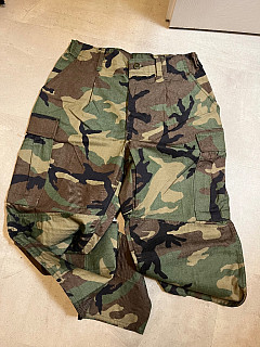 Originální FR kalhoty Potomac Field Gear (Nomex) – M81 Woodland – Medium-Long (Skladový stav)