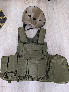Set vesta a helma