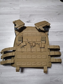 Taktická vesta coyote 
