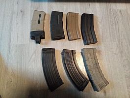 Zásobníky M4,AK a kompenzátor AK