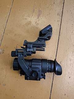 Digitální noční vidění styl PVS-14