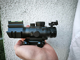 Puškohled Rhino 4X32 od Theta Optics