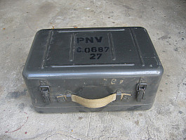 Infradalekohled PNV-57 se dvěma světlomety Praga V3S