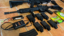 E&C MK18 & AR-15 + příslušenství a brašna