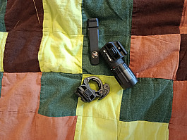 Svítilna na pistol 