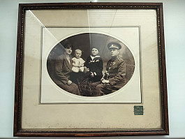 Zarámovaná fotka major čs. armáda Litoměřice medaile šavle