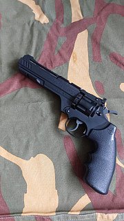 Vzduchový CO2 revolver Crosman Vigilante